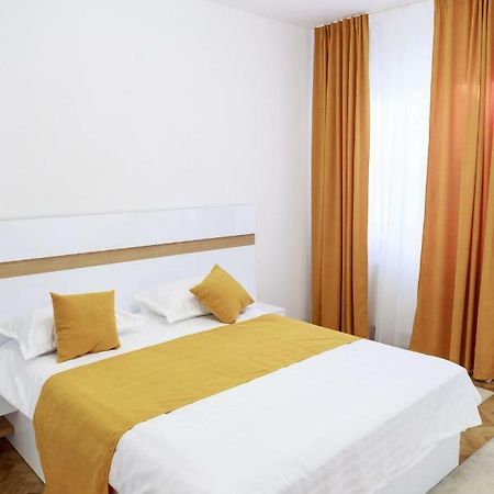 Strada Muresenilor - Savas Apartament Brasov Bagian luar foto