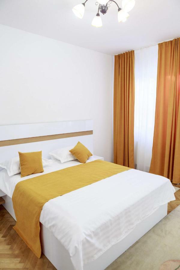 Strada Muresenilor - Savas Apartament Brasov Bagian luar foto